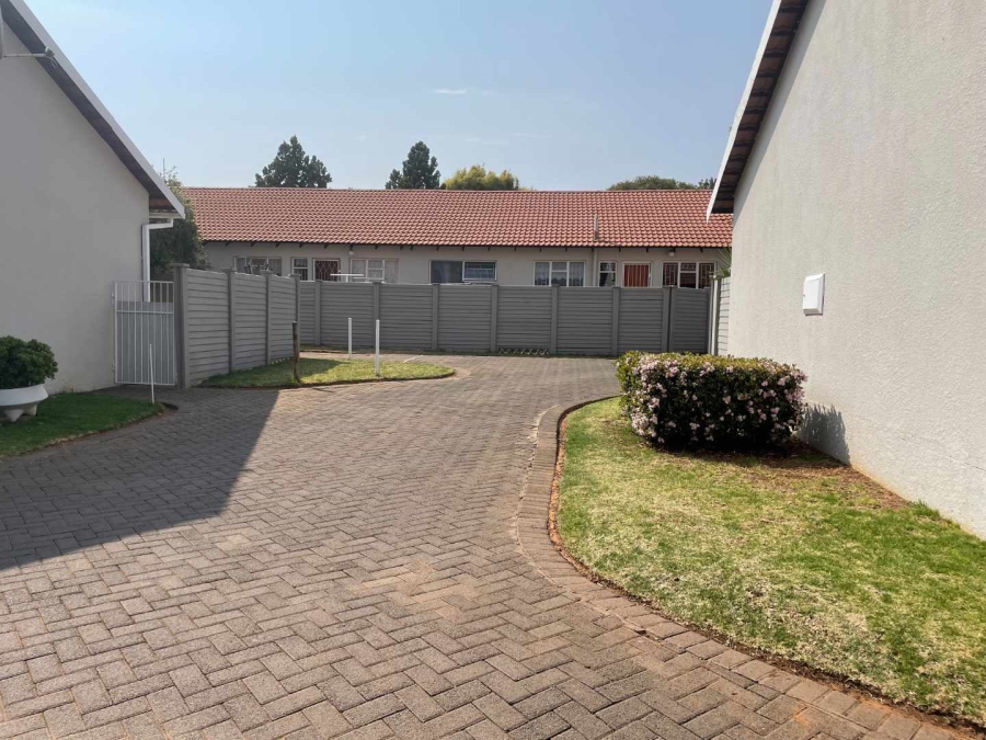 2 Bedroom Property for Sale in Langenhovenpark Free State
